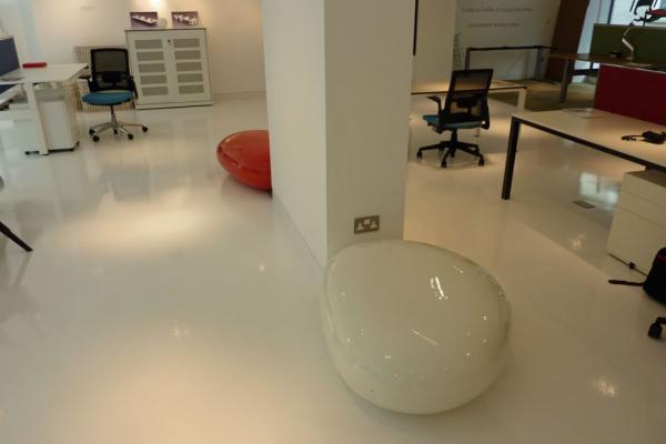 White Aliphatic / UV stable coating - Commercial